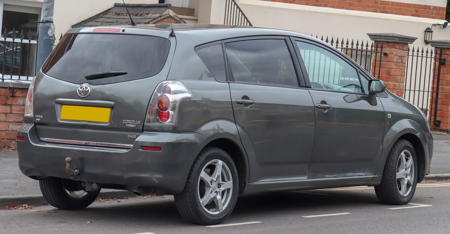 Toyota Corolla Verso 2.0 D-4D (116 Hp)