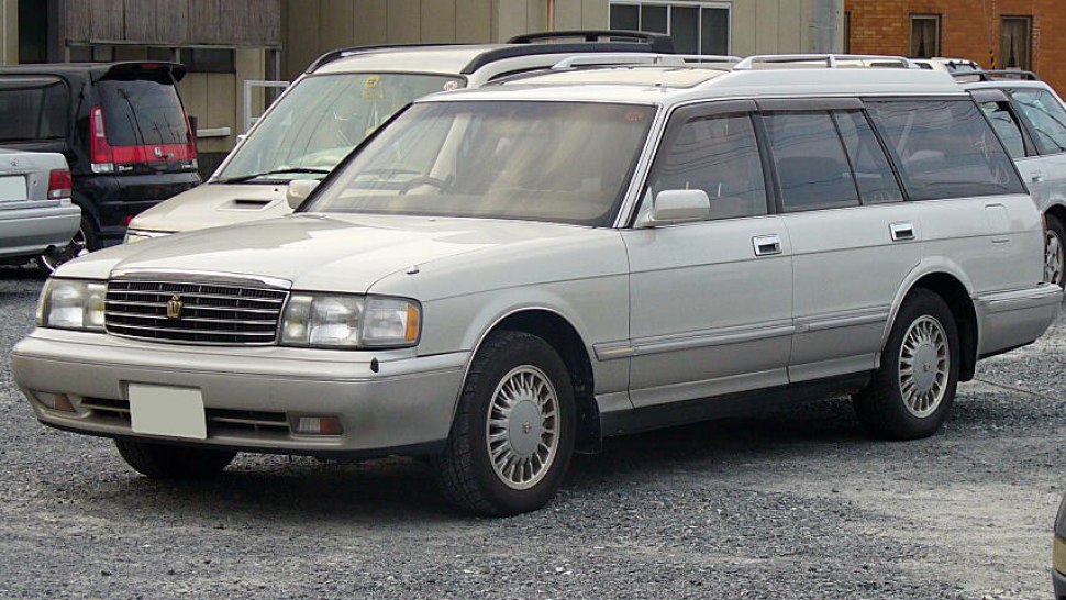 Toyota Crown 2.5 i (180 Hp)