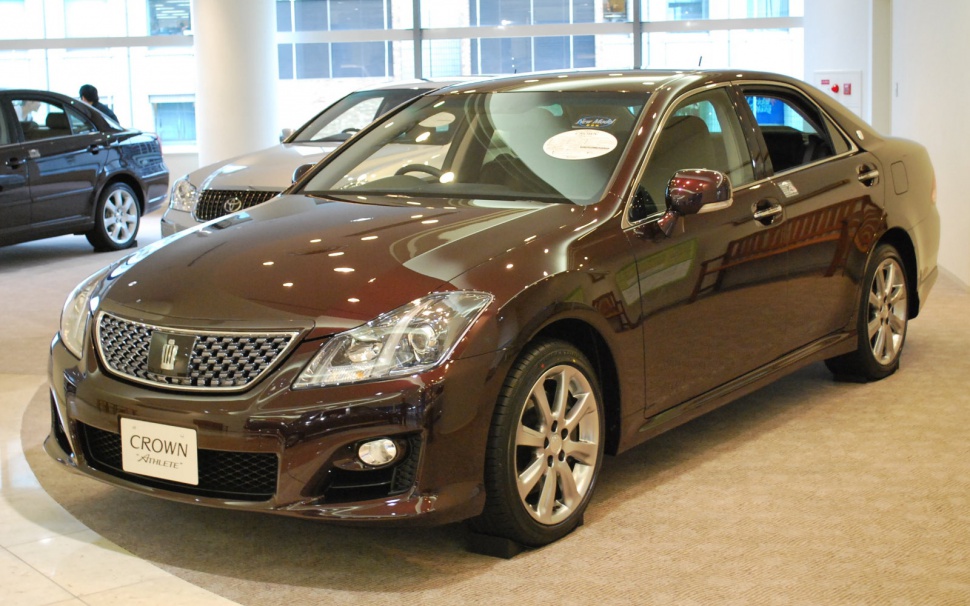 Toyota Crown 2.5 V6 24V (215 Hp) Automatic