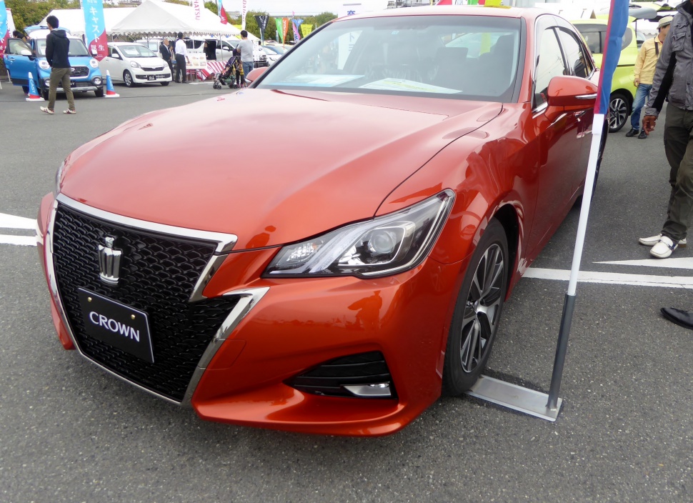 Toyota Crown 2.0 T 16V (235 Hp) ECT