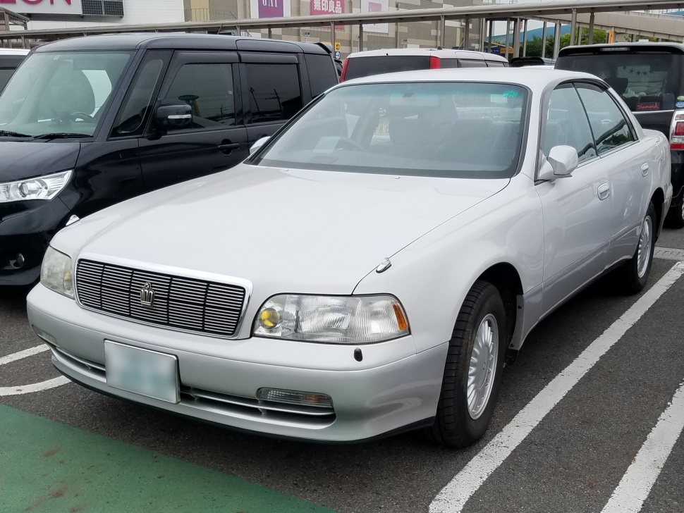 Toyota Crown Majesta 4.0 i-Four V8 32V (260 Hp) 4x4 Automatic