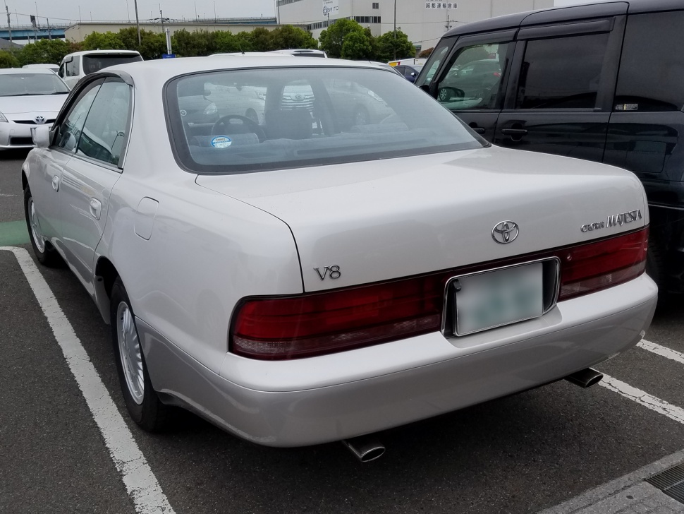 Toyota Crown Majesta 4.0 i-Four V8 32V (260 Hp) 4x4 Automatic