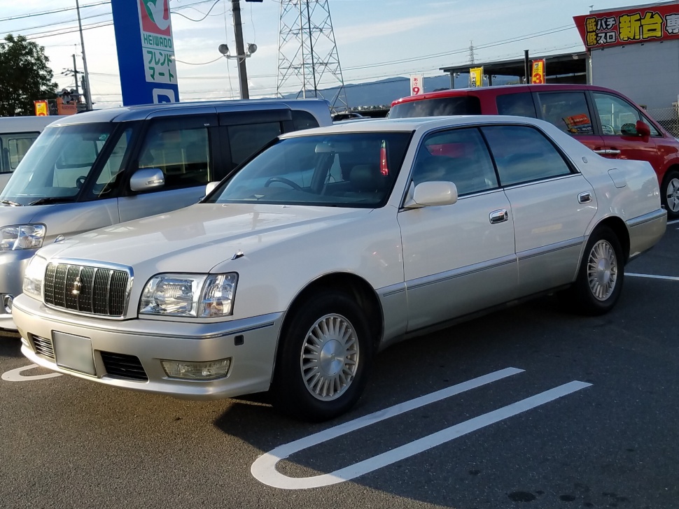 Toyota Crown Majesta 3.0i V6 24V (220 Hp) Automatic