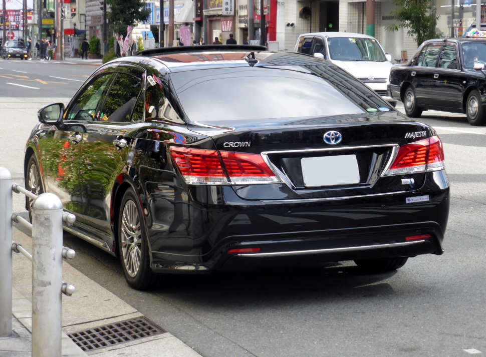 Toyota Crown Majesta 3.5 V6 24V (292+200 Hp) Hybrid e-CVT