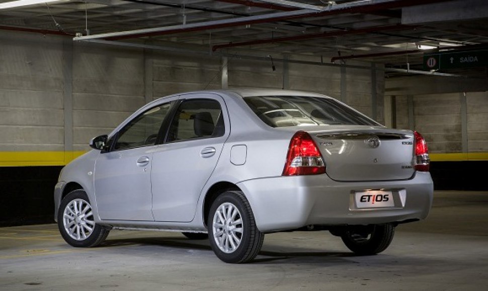 Toyota Etios 1.5 (90 Hp)