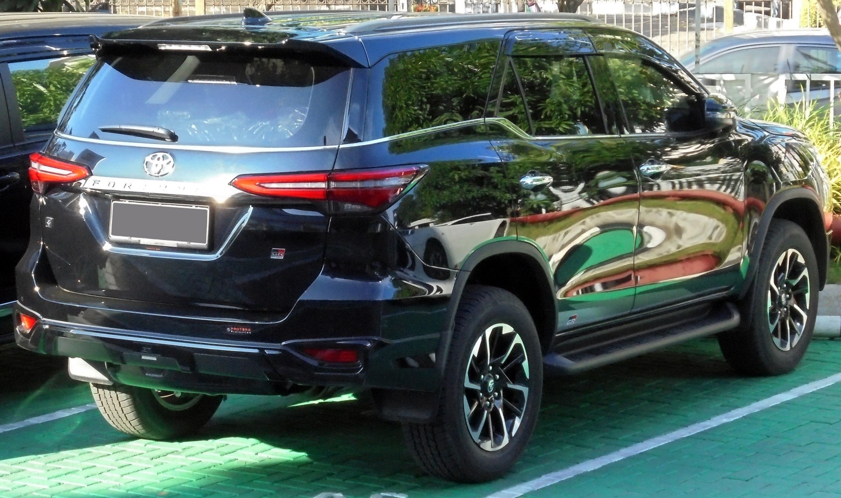 Toyota Fortuner 2.4d (150 Hp) Automatic