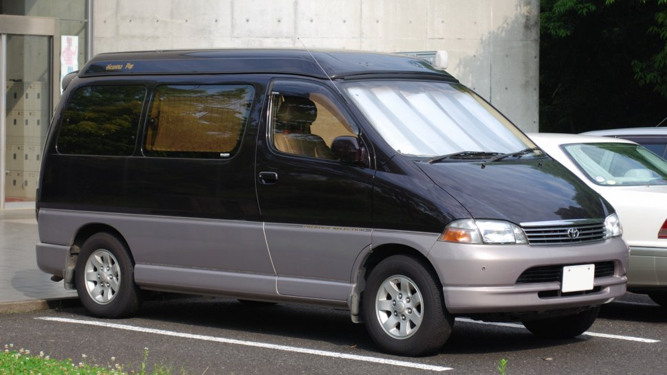 Toyota Granvia 2.7 i (152 Hp)