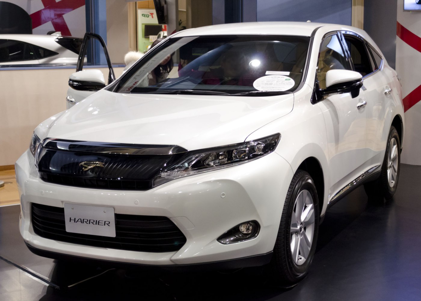 Toyota Harrier 2.0 (151 Hp) CVT-i