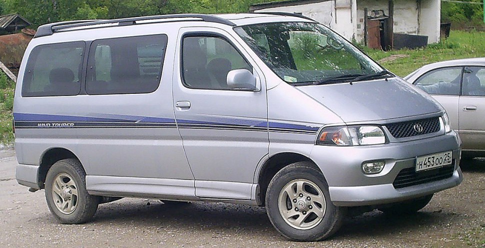 Toyota Hiace 2.7 i (145 Hp)