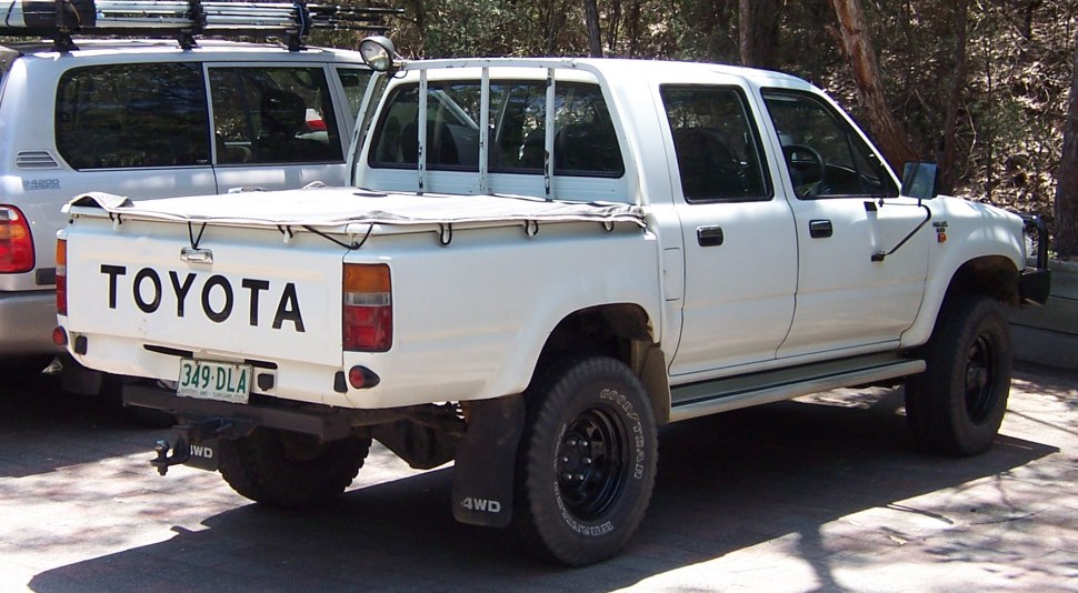 Toyota Hilux 4.0 V6 VVT-i (245 Hp)