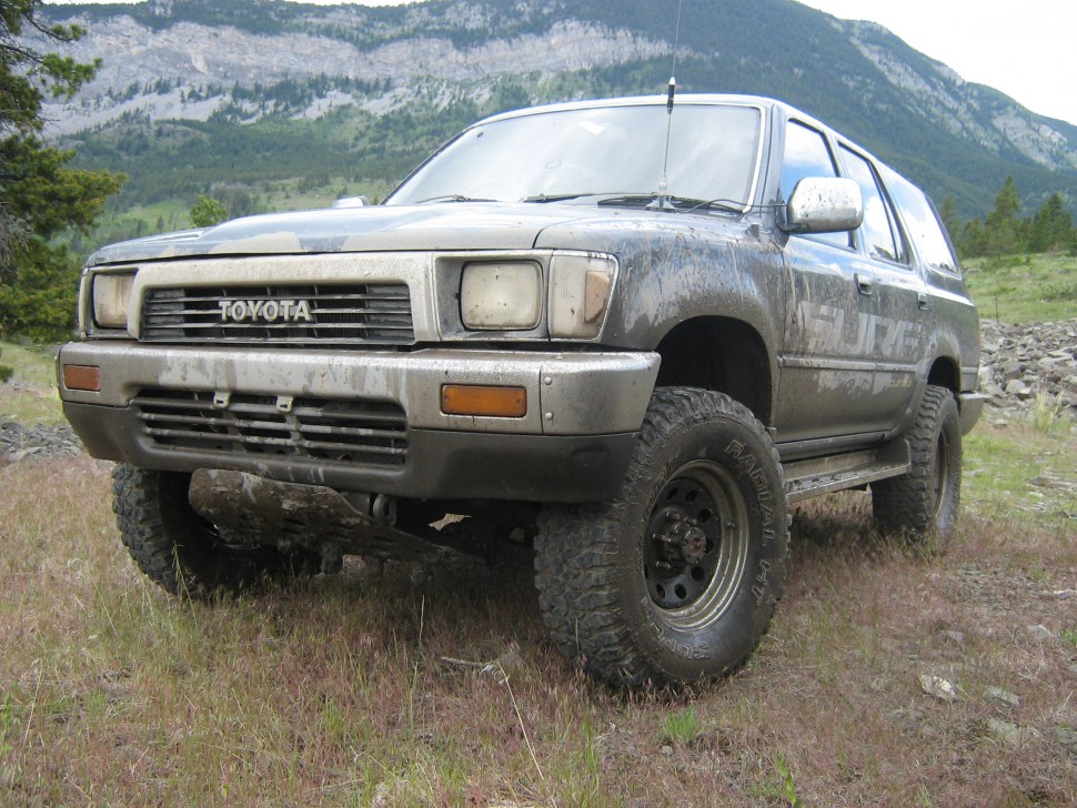 Toyota Hilux 2.7 i (152 Hp)