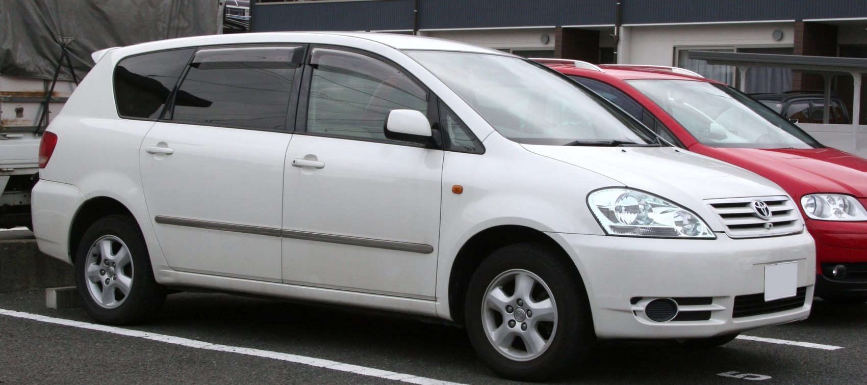 Toyota Ipsum 2.4 i 16V (160 Hp)