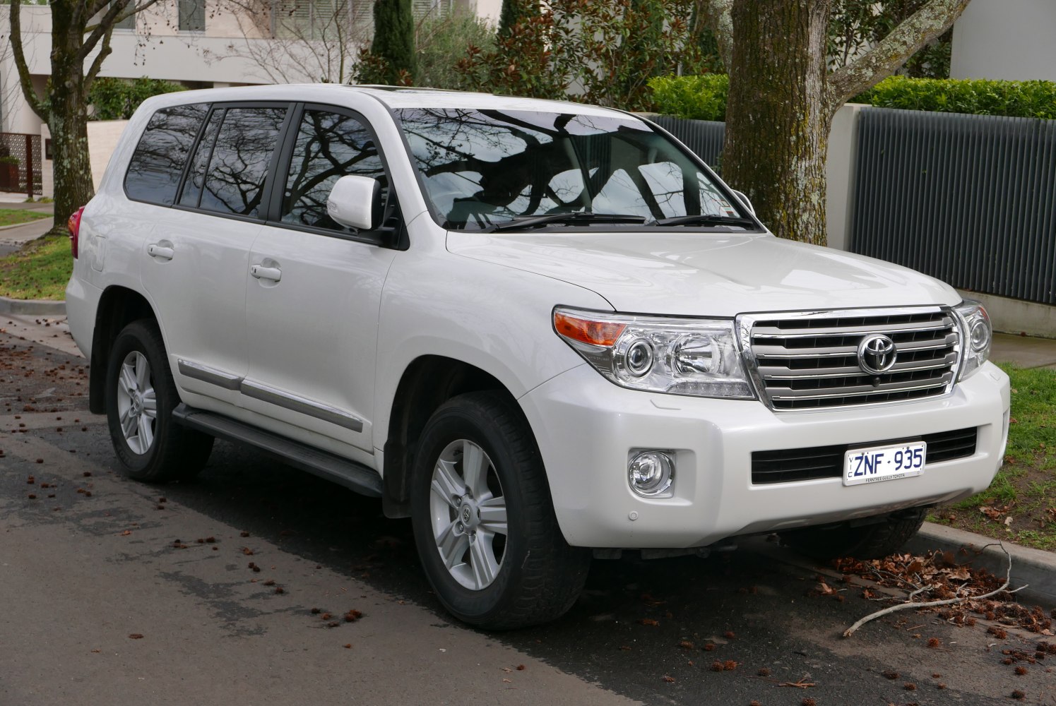 Toyota Land Cruiser 4.6 V8 (318 Hp) Automatic