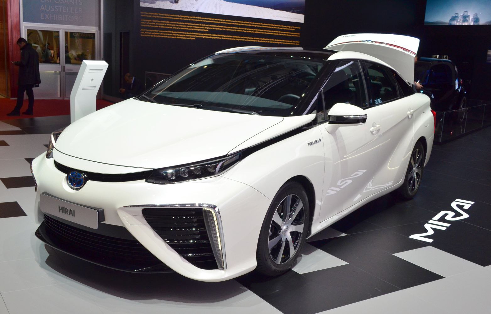 Toyota Mirai 1.6 kWh (154 Hp) Hydrogen e-CVT