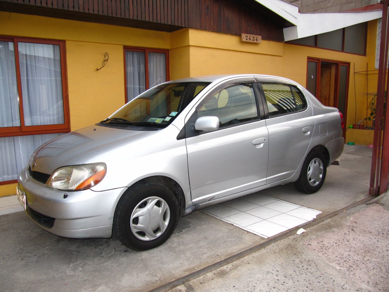 Toyota Platz 1.5i 16V (110 Hp) Automatic