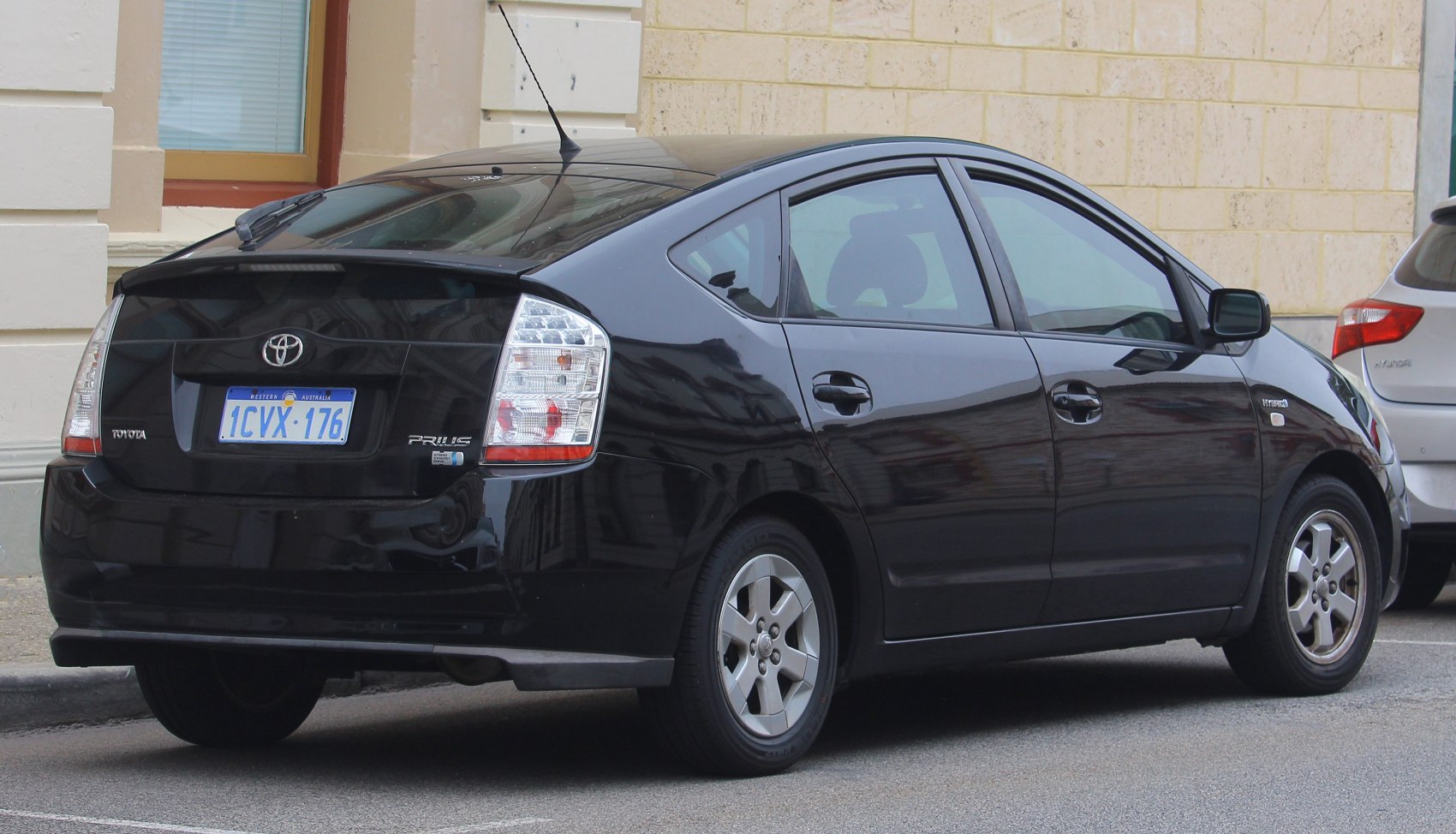 Toyota Prius 1.5 VVT-i (113 Hp) Hybrid e-CVT