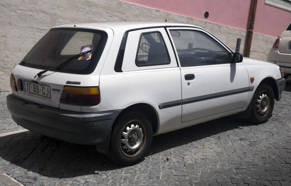 Toyota Starlet 1.3 16V (82 Hp)