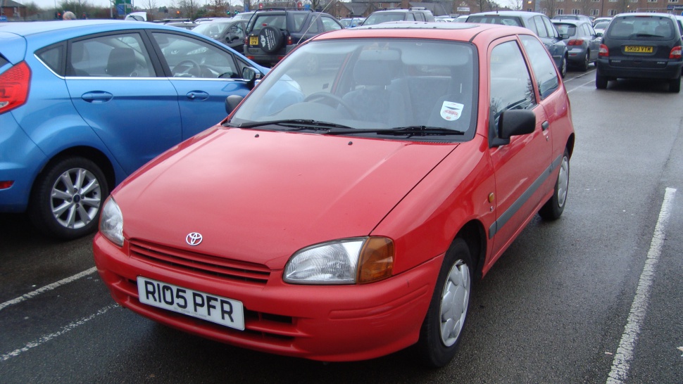 Toyota Starlet 1.3i 16V (75 Hp) Automatic