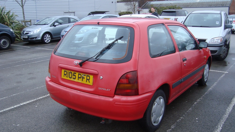 Toyota Starlet 1.3i 16V (75 Hp) Automatic