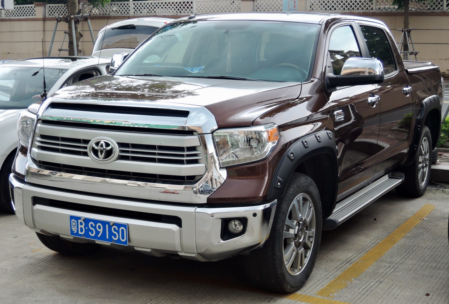 Toyota Tundra 5.7 V8 32V (381 Hp) 4x4 Automatic