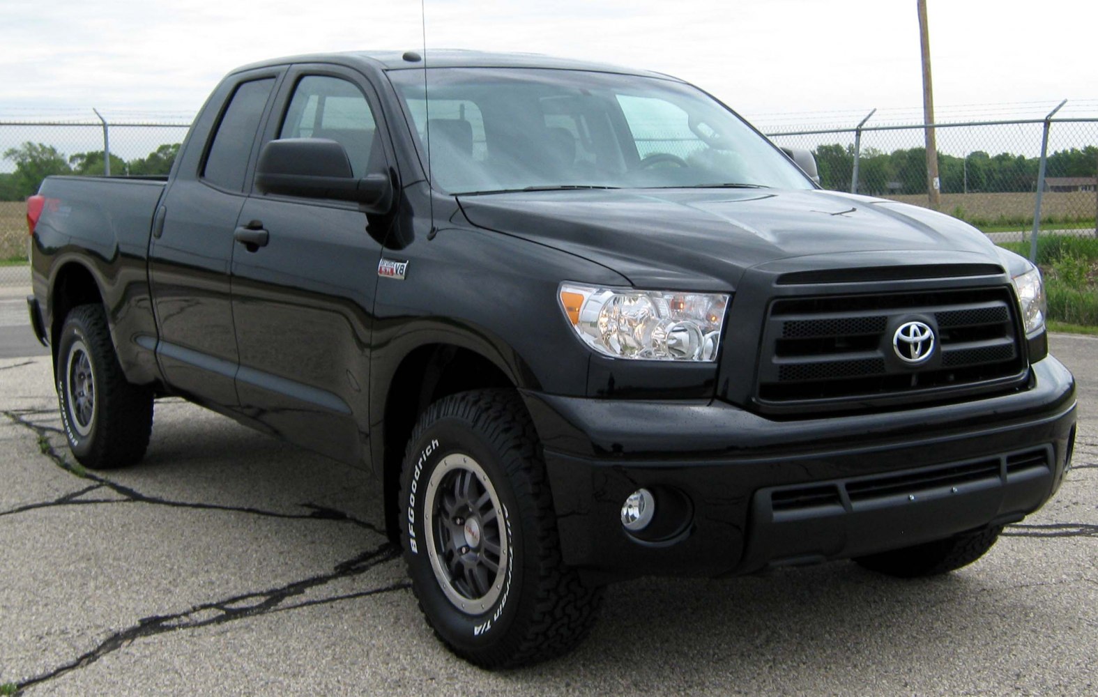 Toyota Tundra 5.7 V8 32V (381 Hp) 4x4 Automatic