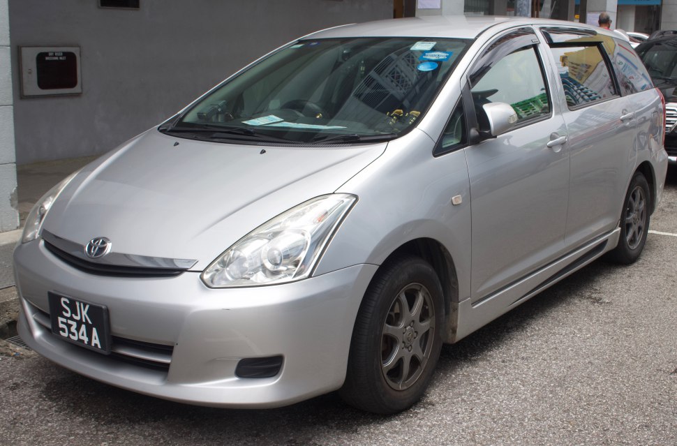 Toyota Wish 1.8 (125 Hp) 4WD Automatic