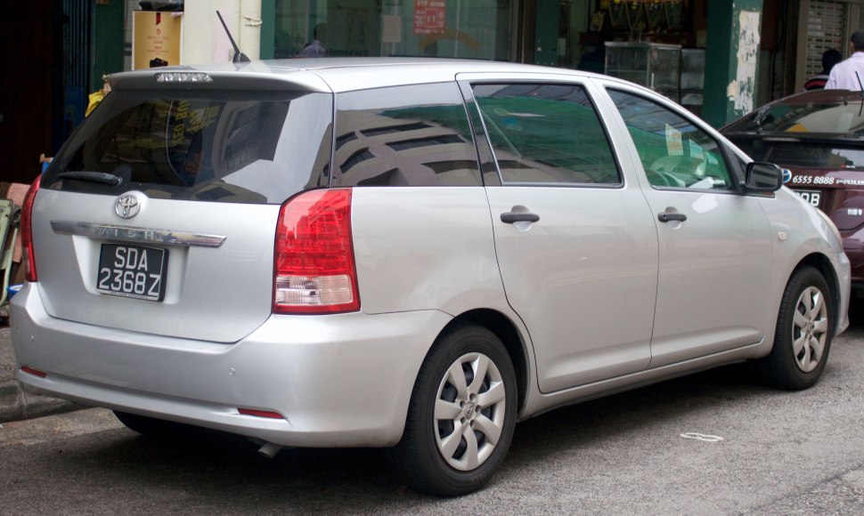 Toyota Wish 1.8 (132 Hp) Automatic