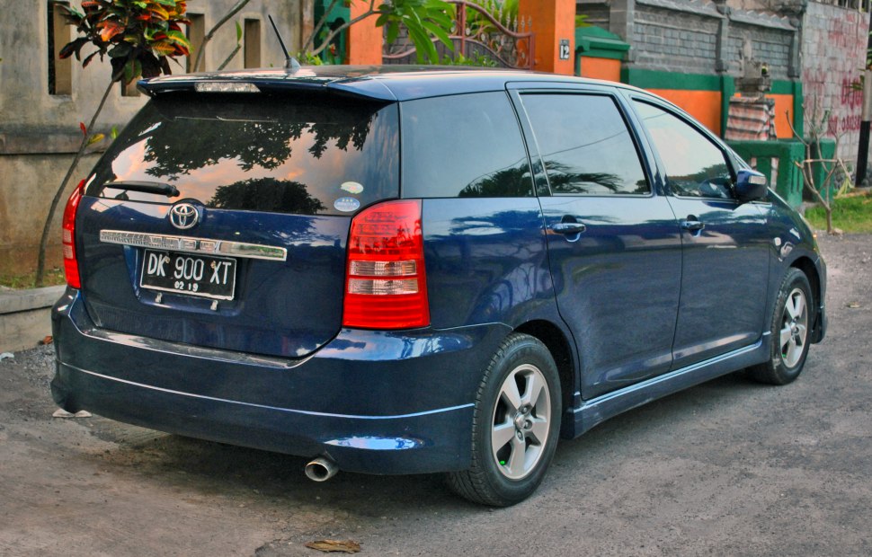 Toyota Wish 2.0 (155 Hp) CVT