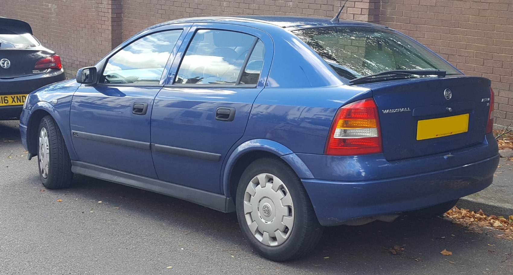 Vauxhall Astra 1.4 16V (90 Hp)