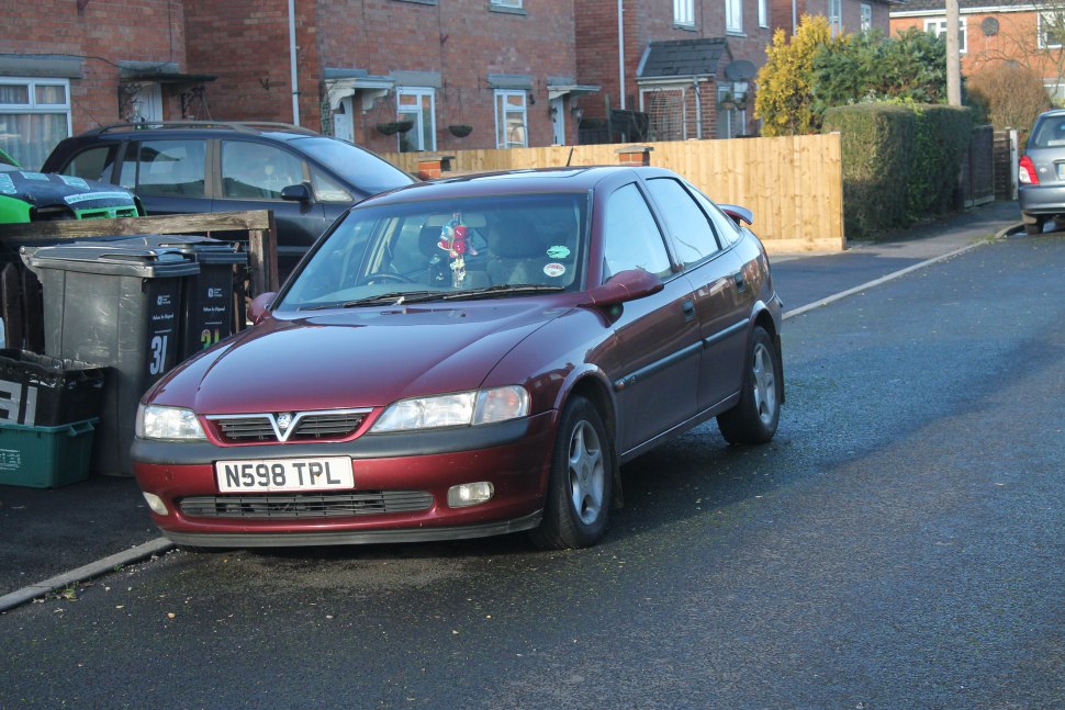 Vauxhall Vectra 2.5i V6 (170 Hp) Automatic