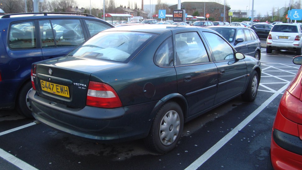 Vauxhall Vectra 2.0 DI 16V (82 Hp)