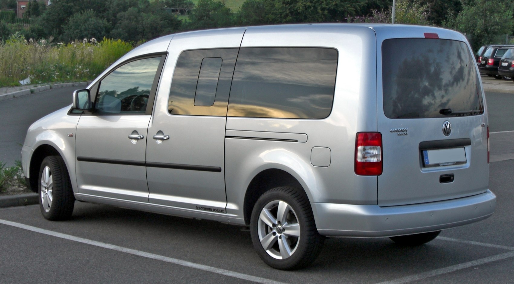 Volkswagen Caddy 1.6i (102 Hp)