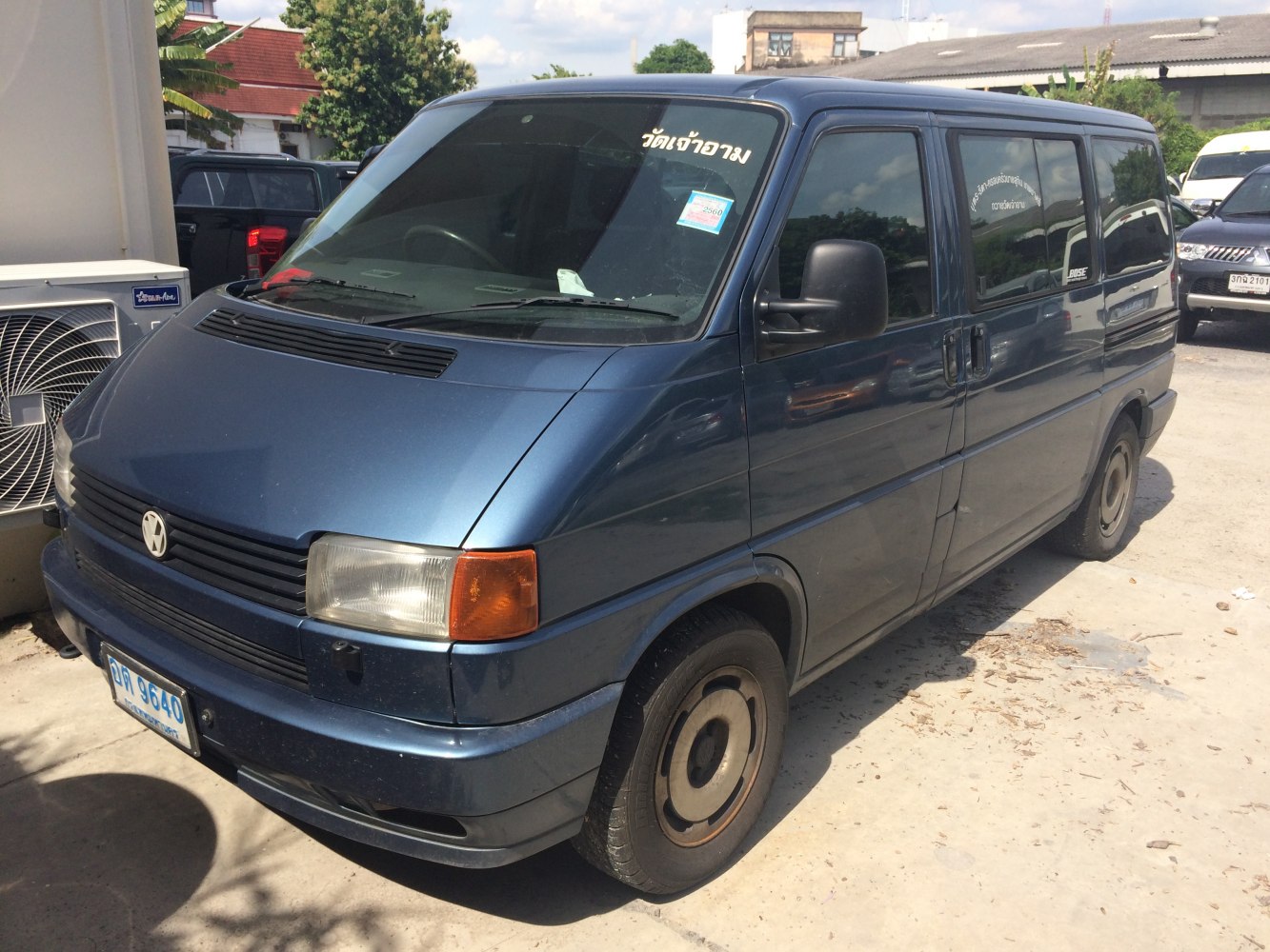 Volkswagen Caravelle 2.5 (110 Hp) Automatic