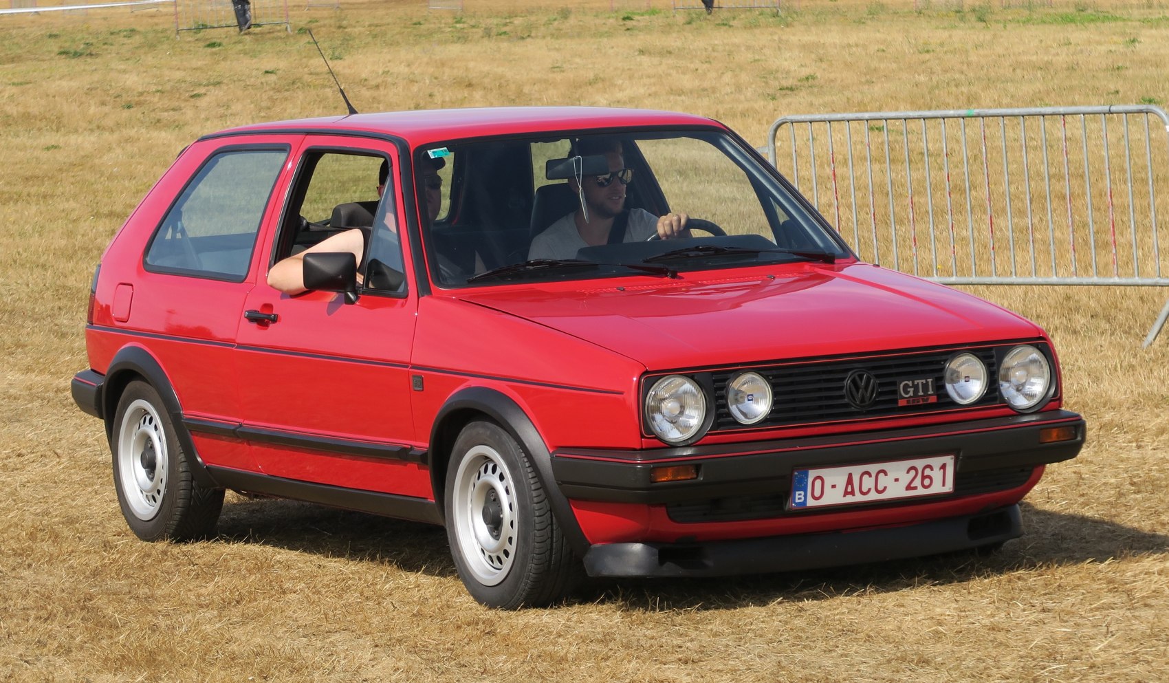 Volkswagen Golf 1.8 CAT (90 Hp)