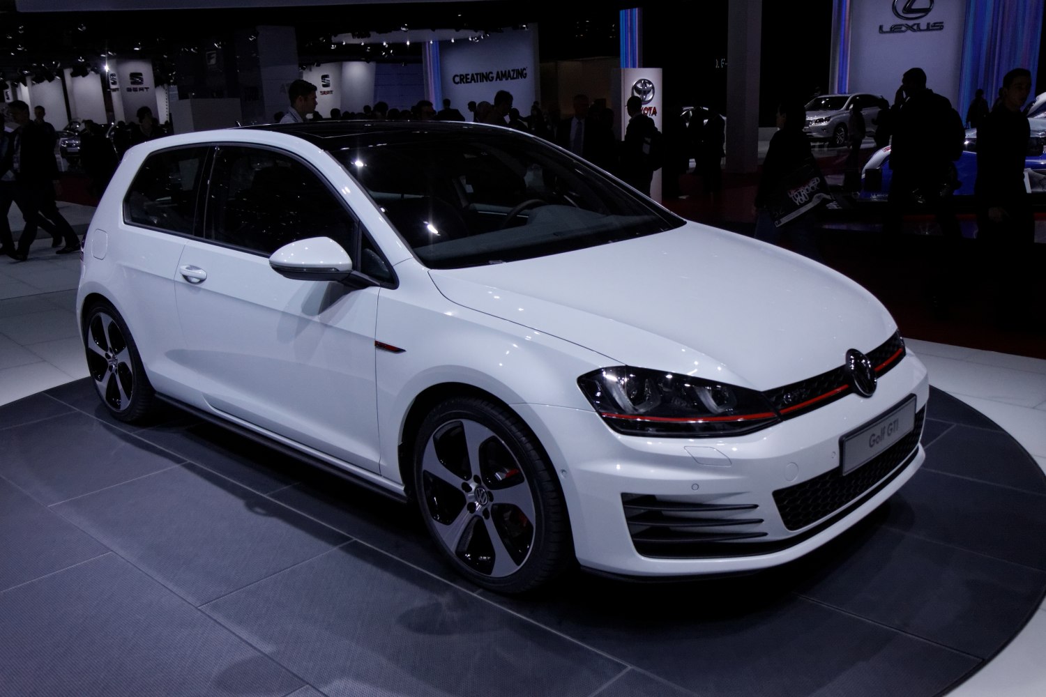 Volkswagen Golf GTI Performance 2.0 TSI (230 Hp) DSG