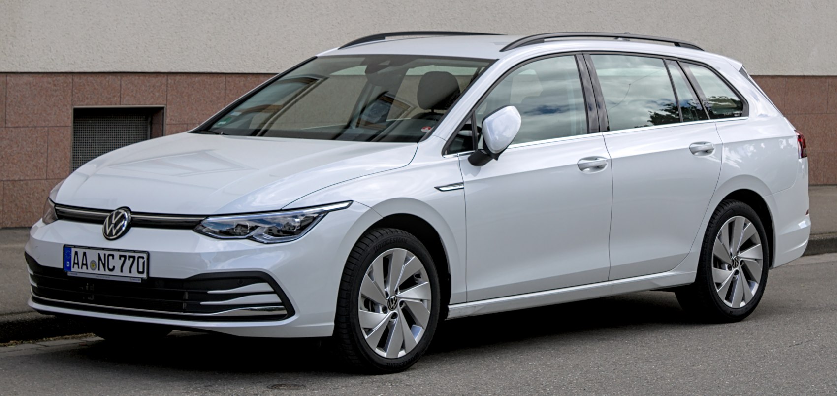 Volkswagen Golf 1.0 TSI (110 Hp)