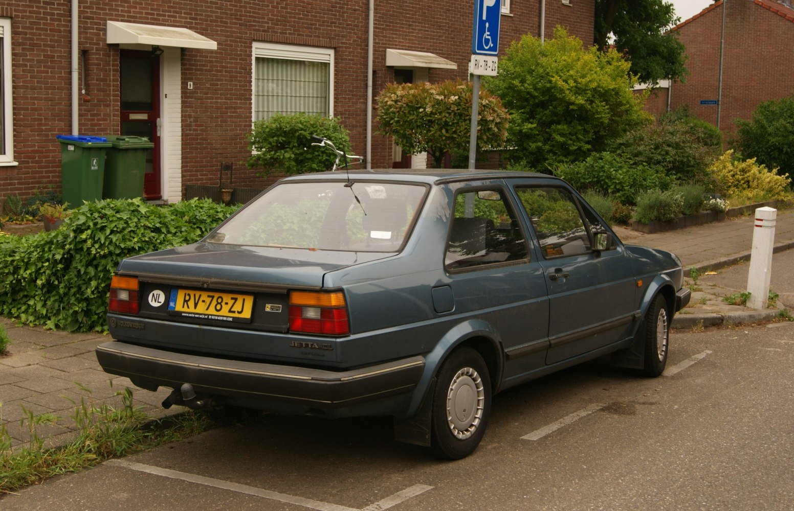 Volkswagen Jetta 1.3 (55 Hp)