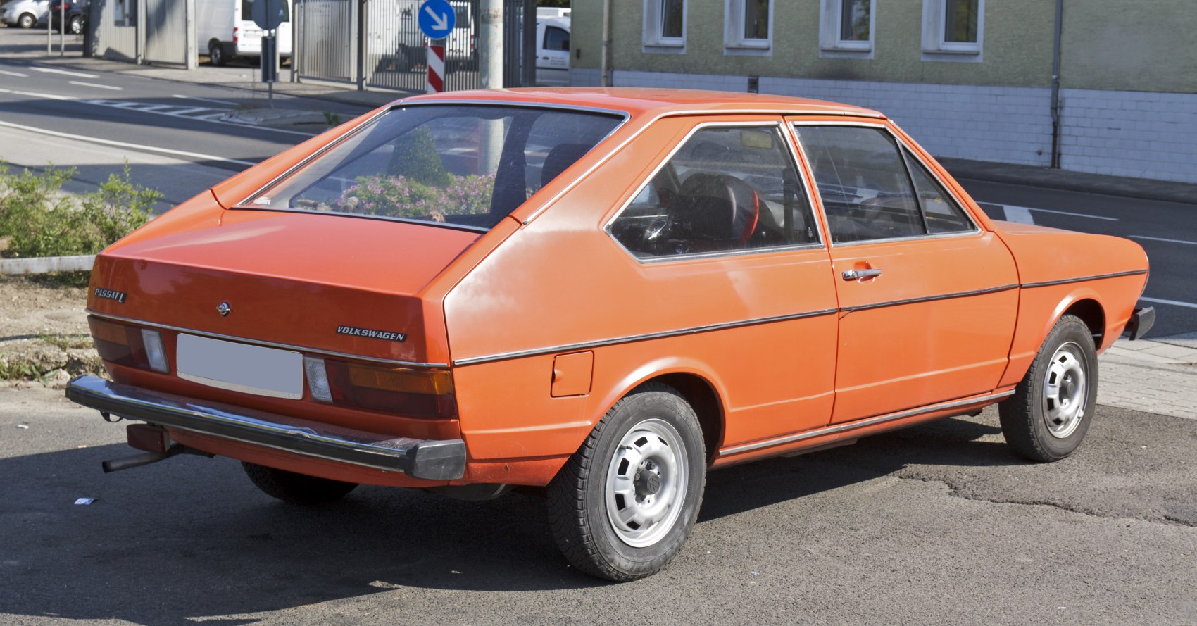 Volkswagen Passat 1.3 (55 Hp)