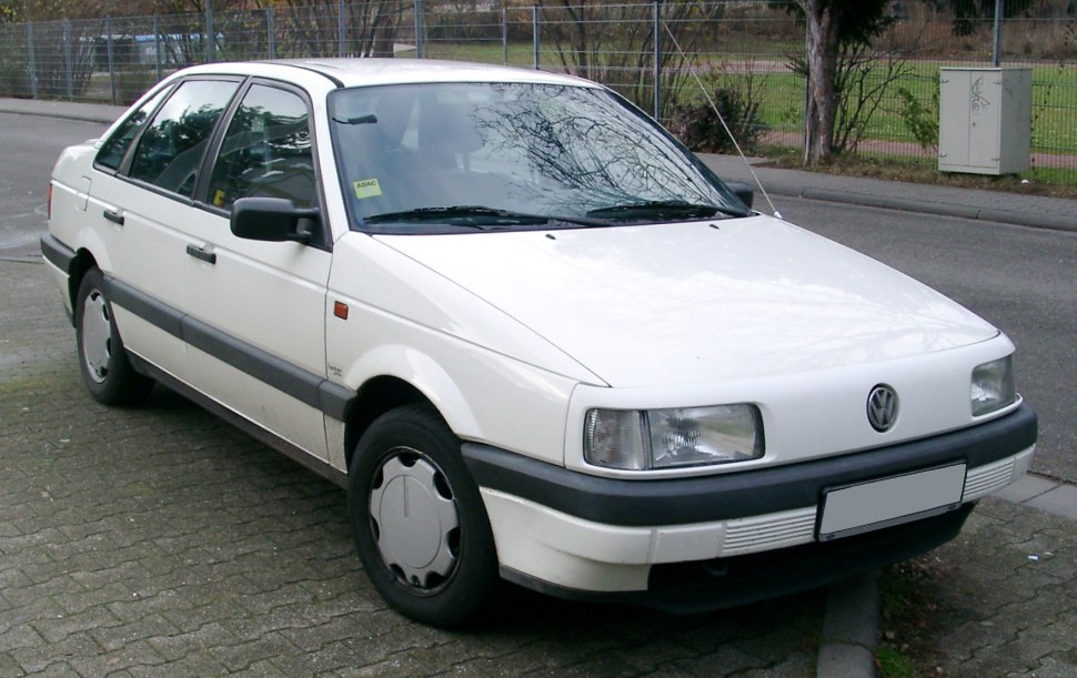 Volkswagen Passat 1.8 (75 Hp)