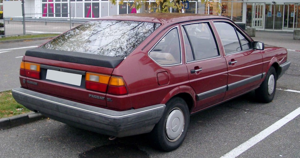 Volkswagen Passat 1.6 (72 Hp)