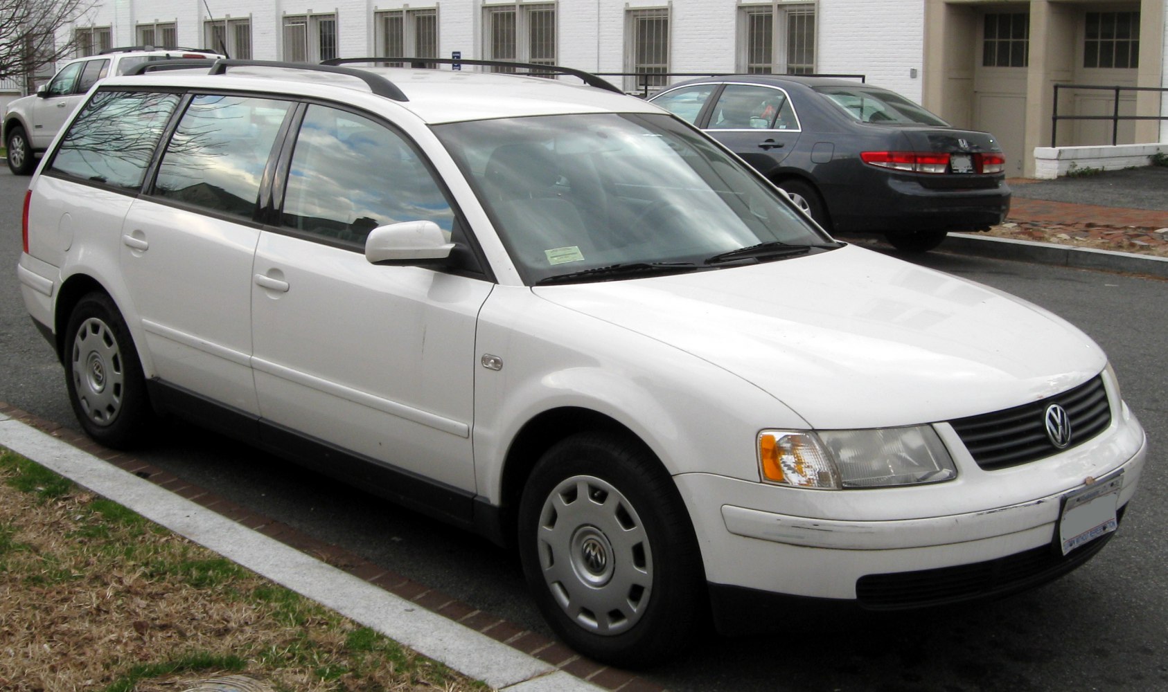 Volkswagen Passat 1.9 TDI (90 Hp) Automatic