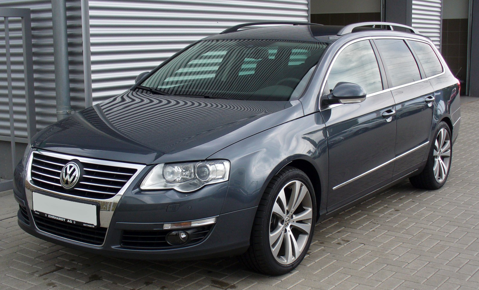 Volkswagen Passat 1.6 i (102 Hp)