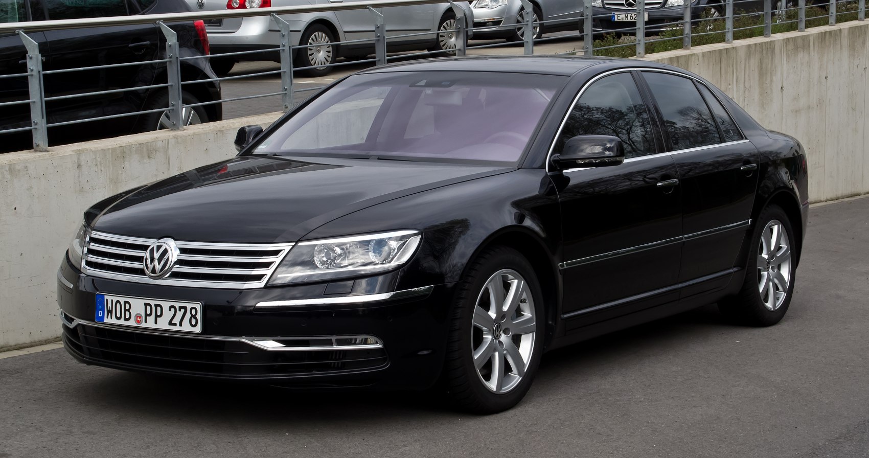 Volkswagen Phaeton 4.2 V8 (335 Hp) 4MOTION