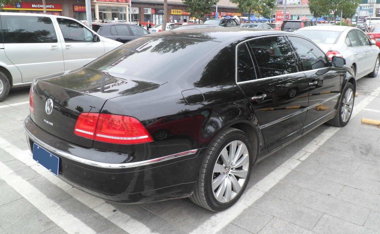 Volkswagen Phaeton 4.2 V8 (335 Hp) 4MOTION