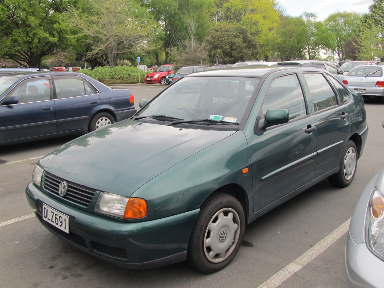 Volkswagen Polo 1.6 (75 Hp)