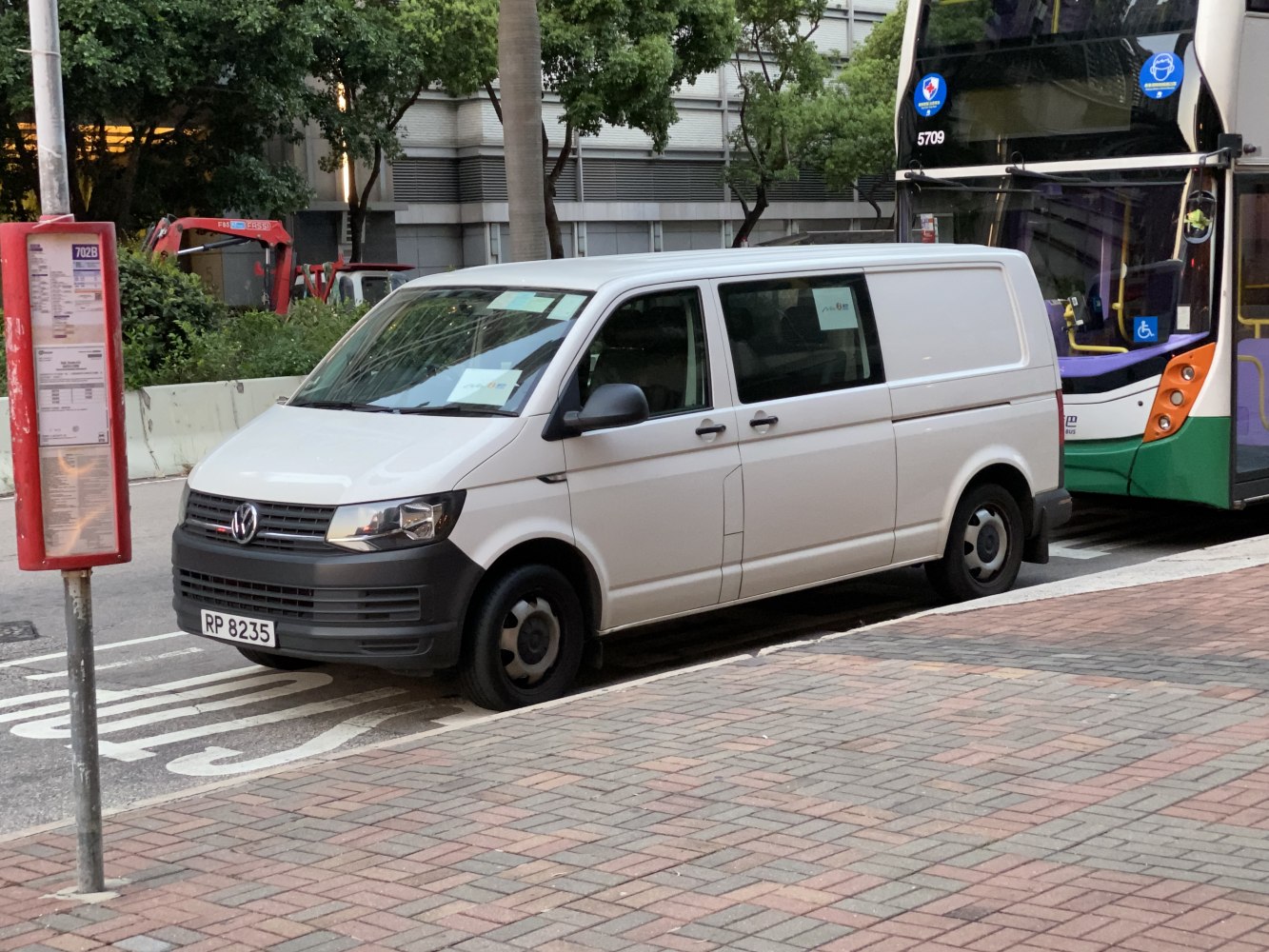 Volkswagen Transporter 2.0 TDI (140 Hp) DSG L1H1