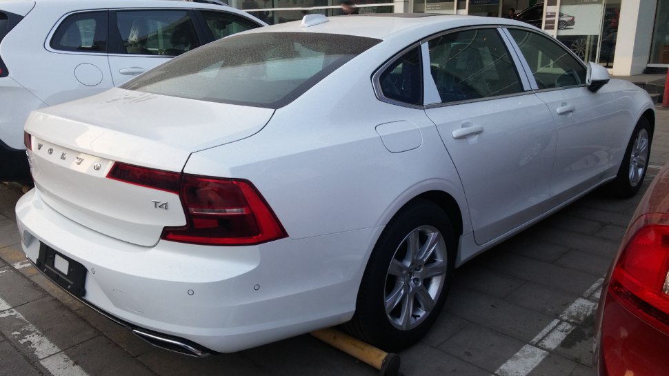 Volvo S90 2.0 T5 (254 Hp) Automatic