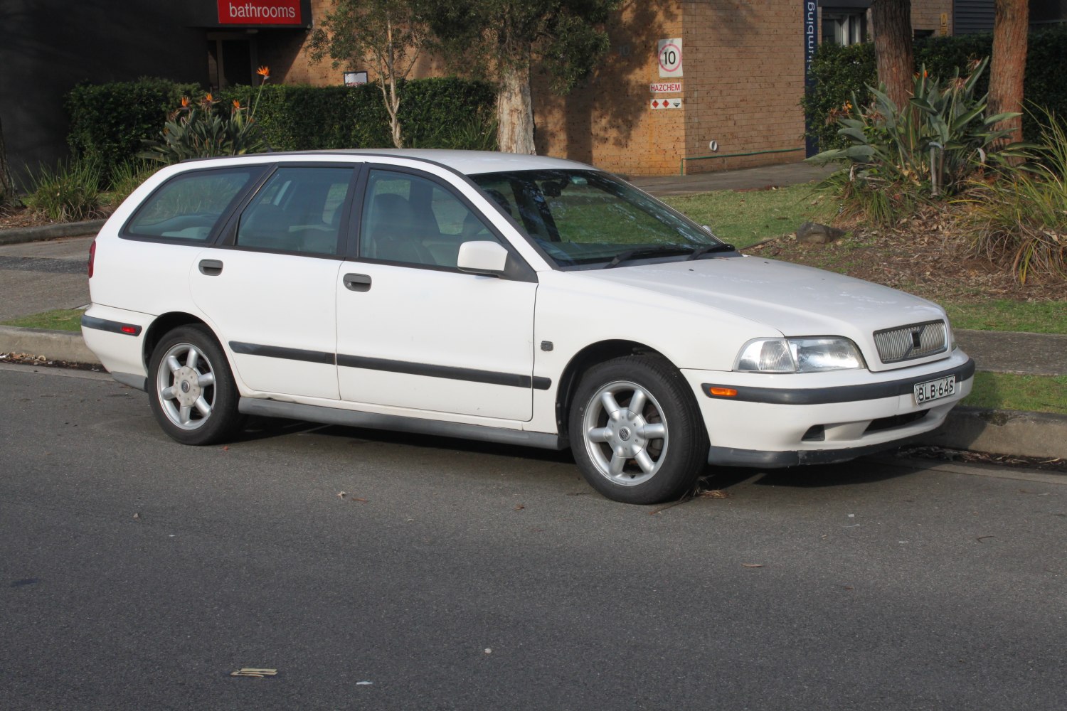 Volvo V40 2.0 T (160 Hp)