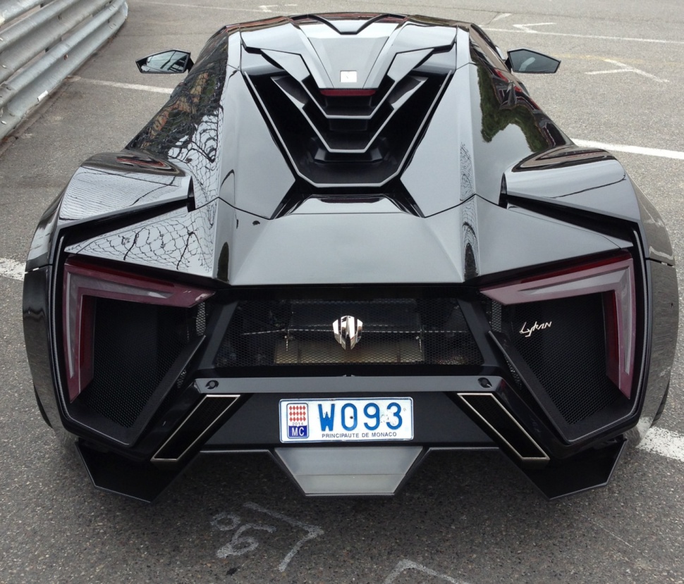 W Motors Lykan 3.7 (780 Hp) Automatic