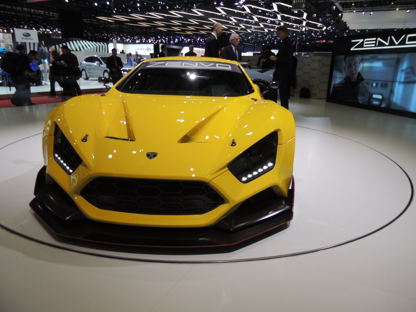 Zenvo TSR 5.8 V8 (1104 Hp) Automatic